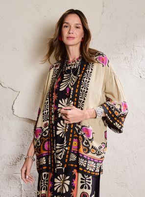 Blusa Tipo Kimono Bordado