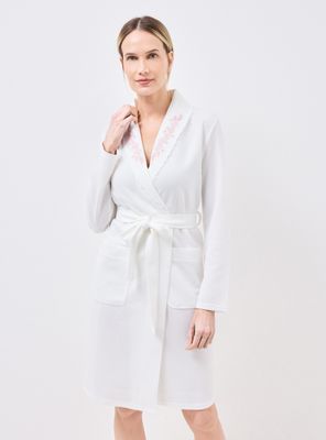 Bata Acolchada Cuello Bordado