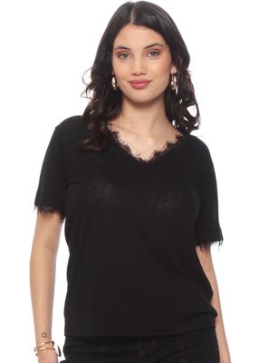 Polera con Aplicación de Encaje en Escote y Manga