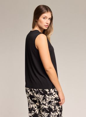 Imagen 2 del producto Polera Cuello V