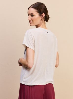 Imagen 2 del producto Polera de Tela Jaspeada con Bordado