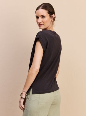 Imagen 2 del producto Polera con Estampado Bordado