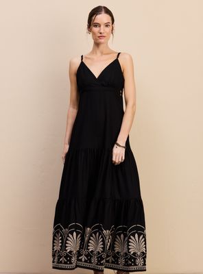 Vestido Bordado en Ruedo