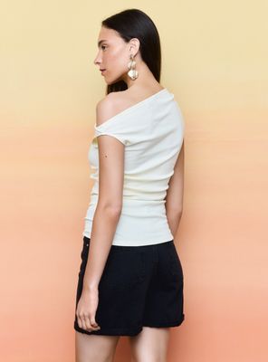 Imagen 2 del producto Polera Escote Bardot Asimétrico con Drapeado