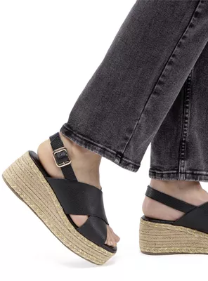 Sandalia Cuero Coni 660355 Mujer