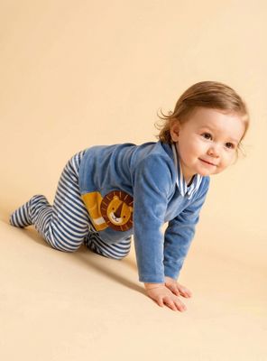 Conjunto con Rayas y Aplicación León