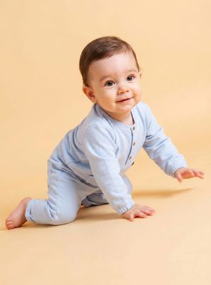 Buzo Liso con Botones