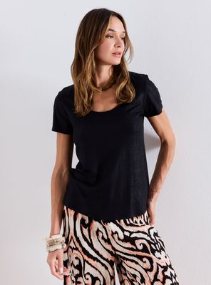 Polera Básica con Detalle en Escote