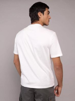 Imagen 2 del producto Polera AE con Gráfico y Logotipo con Relieve