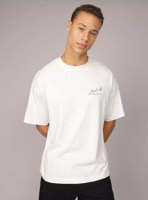 Polera Recta con Gráfico de Destino