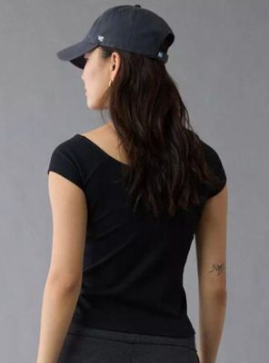 Imagen 2 del producto Polera Ae Corta con Escote V