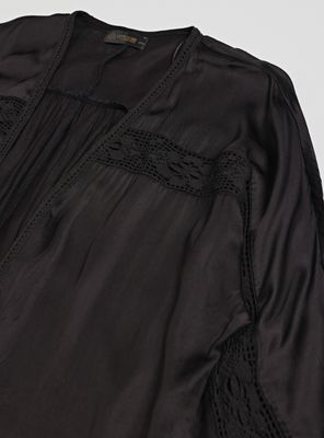 Imagen 2 del producto Kimono con Diseño Macramé