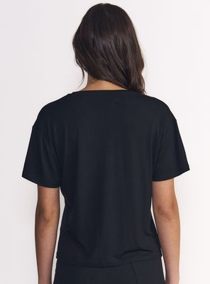 Imagen 2 del producto Polera Box Fit V Neck Deluxe