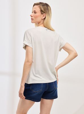 Polera con Tela Metalizada y Pinza en Escote