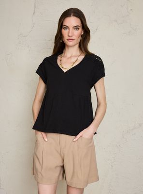 Polera con Corte en Cintura y Detalle de Macramé