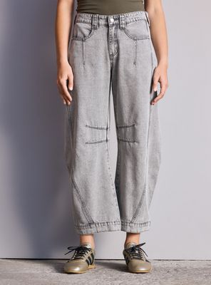 Jeans Barrel con Tela Liviana