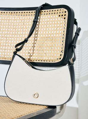 Imagen 2 del producto Cartera Crossbody Canvas con Detalles Efecto Cuero