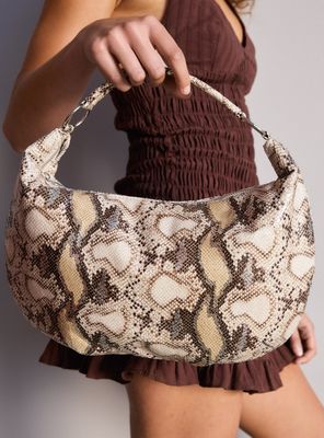 Imagen 2 del producto Cartera de Hombro Tipo Hobo Estampada Serpiente