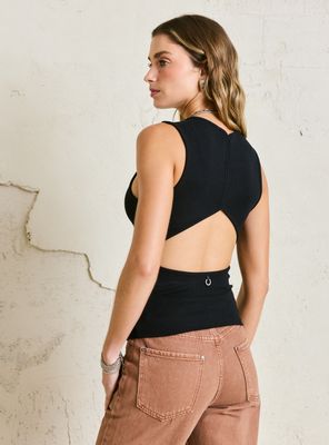 Imagen 2 del producto Polera Acanalada sin Mangas Cut Out en Espalda