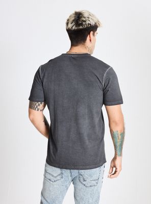 Imagen 2 del producto Polera Cuello Redondo con Corte en V Lavada