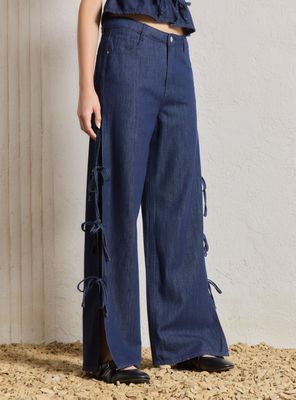 Jeans Wide Leg Abertur y Amarras Costado