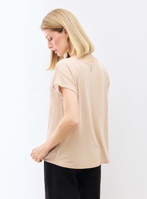 Imagen 2 del producto Polera Satinada Full Estampada en Delantero