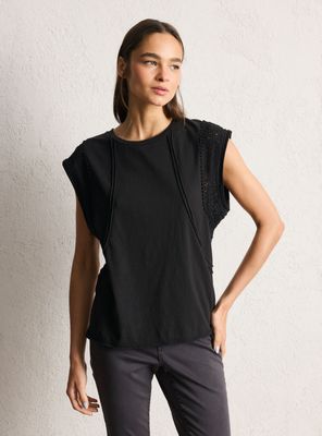 Polera con Cinta Bordada en Mangas y Proceso de Teñido