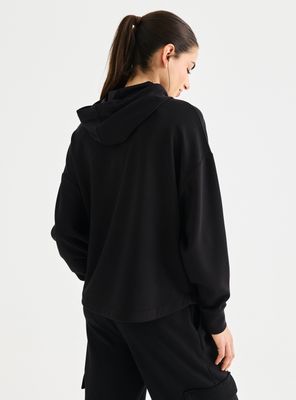 Imagen 2 del producto Polerón con Capucha Tela Fluida Y Liviana