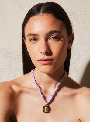 Collar Midi Medalla Sol Tiare Colaboración María Pombo