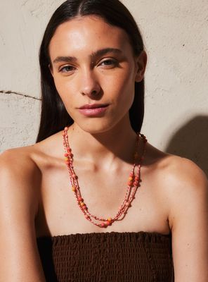 Collar Largo Perlas Rojo Tiare Colaboración María Pombo