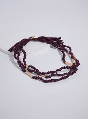 Collar de Cordones Textiles Anudados y Piezas Metálicas
