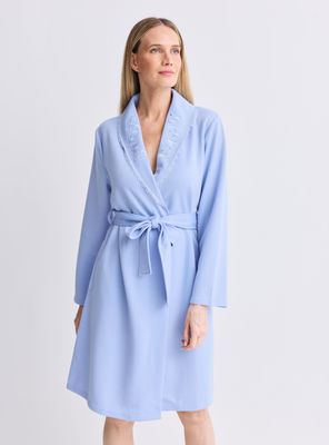 Bata un Color Cuello Bordado