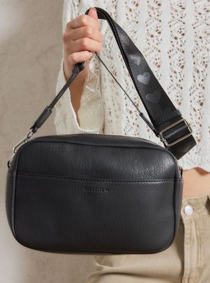 Imagen 2 del producto Bandolera Crossbody con Strap Corazones