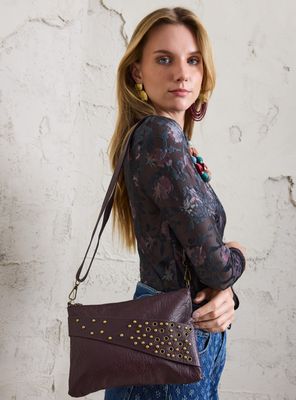 Imagen 1 del producto Cartera de Mano Tachas Doradas de Ecocuero