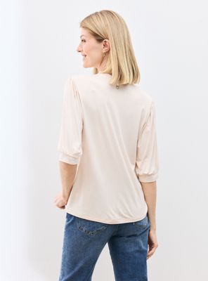 Imagen 2 del producto Polera con Detalle de Tela Satinada en Cuello