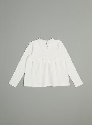 Imagen 2 del producto Polera con Textura y Decoración Macramé