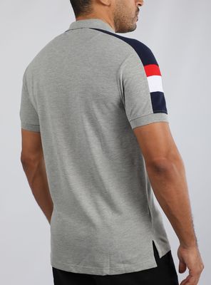 Imagen 2 del producto Polera Cuello Polo Print en Hombros