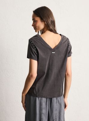 Imagen 2 del producto Polera Lavada y Aplicaciones Metálicas en Sisa