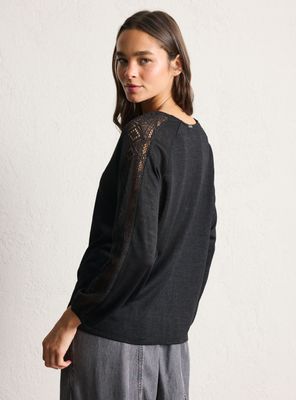 Imagen 2 del producto Polera con Aplicación de Macramé