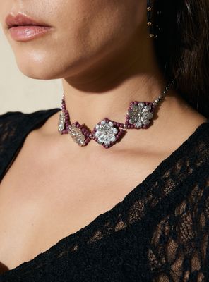 Imagen 2 del producto Collar Tipo Chocker con Diseño Floral