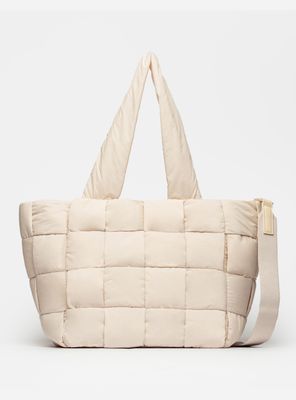 Cartera Shopper Lounge