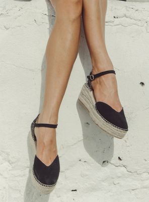 Sandalia Black Cuña Marsella Cuero Mujer