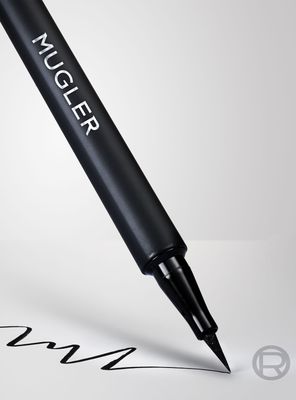 Imagen 2 del producto L'Oréal Paris X Mugler Delineador de Ojos Sculptural Felt Liner 1.1ml