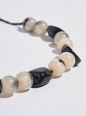 Imagen 2 del producto Collar Piedras de Resina con Cierre Ajustable