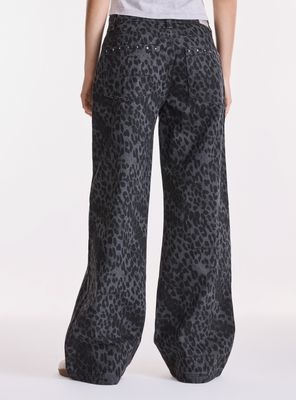 Imagen 2 del producto Jeans Tachas y Estampado Animal