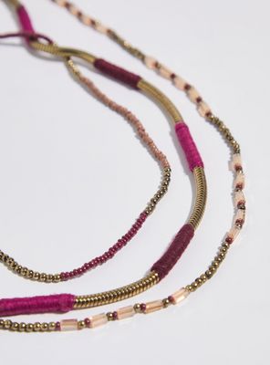 Imagen 2 del producto Collar Multilayer con Dijes y Detalles Dorados