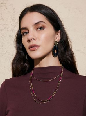 Imagen 1 del producto Collar Multilayer con Dijes y Detalles Dorados