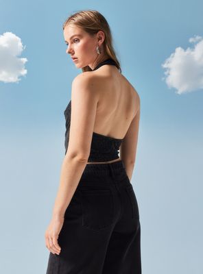 Imagen 2 del producto Polera sin Manga Cuello Drapeado Halter con Brillos