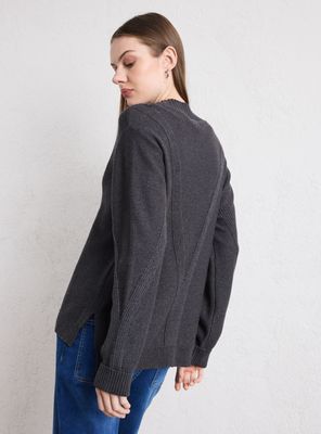 Imagen 2 del producto Sweater Cuello Alto con Diseño Frontal