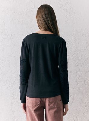 Imagen 2 del producto Polera Tejida con Bordado en Mangas